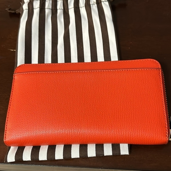 henri bendel Handbags - 🤎 Henri Bendel ®️ Orange Leather Continental Zipper Wallet Preowned